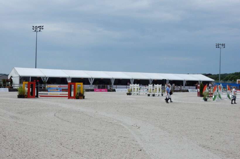 Neptunus-Apollo-Zelt-Reitturnier-Treffen-Sport-event-zelt