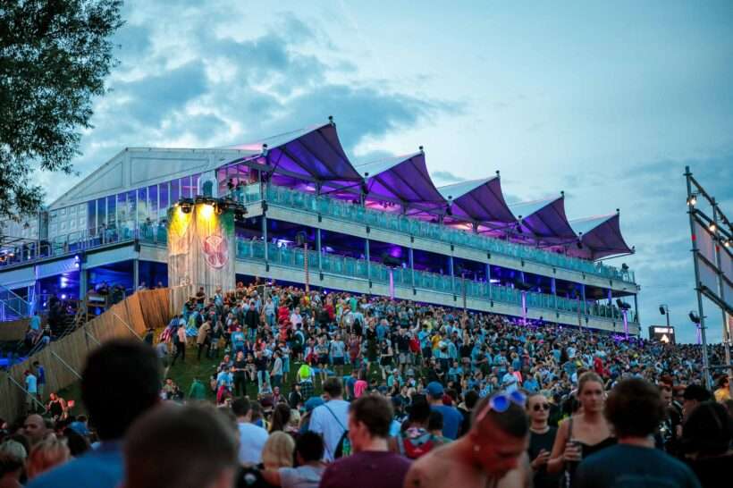 Neptunus-Etagenhallen-Tomorrowland-Boom-Festival-Zelt
