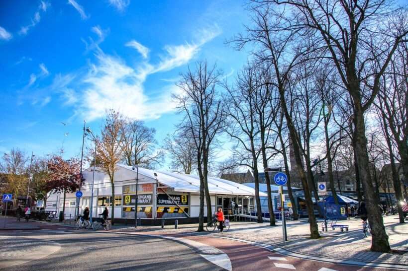 Neptunus-Alure-Globe-2-Bruder-Venlo-Temporärer-Supermarkt