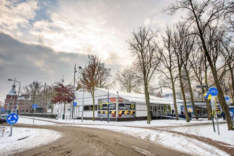 Neptunus-Alure-Globe-2-Bruder-Venlo-Temporärer-Supermarkt