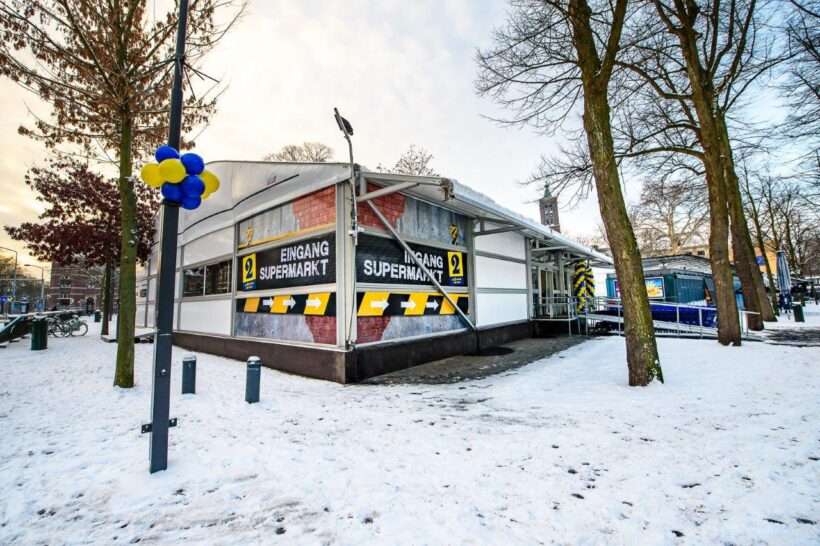 Neptunus-Alure-Globe-2-Bruder-Venlo-Temporärer-Supermarkt