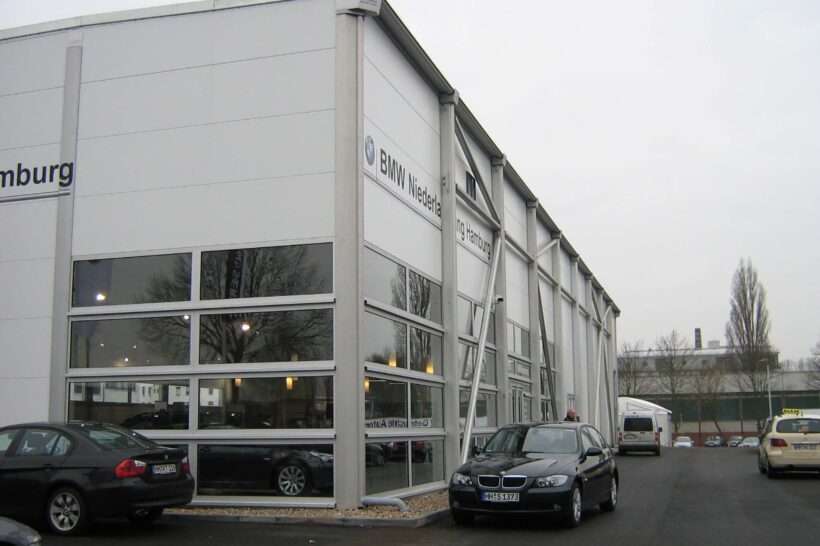 Neptunus Evolution BMW Autohaus Hamburg Ausstellungsraum