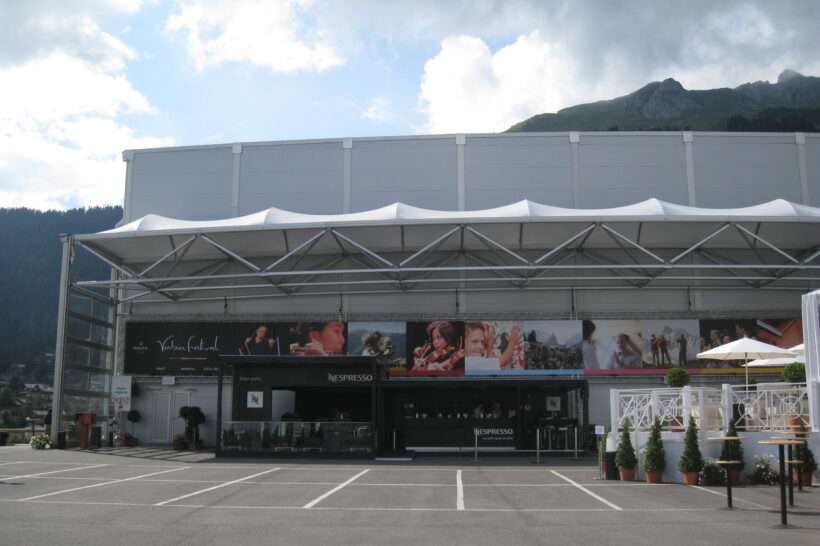 Neptunus-Evolution-Festival-Verbier-temporärer Konzertsaal