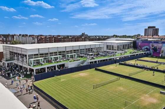 Temporäre Hospitality-Strukturen runden das Tennisturnier ab